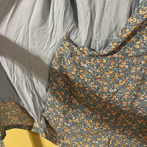 Lulu’s Floral Wrap Romper - Picture 7 of 8